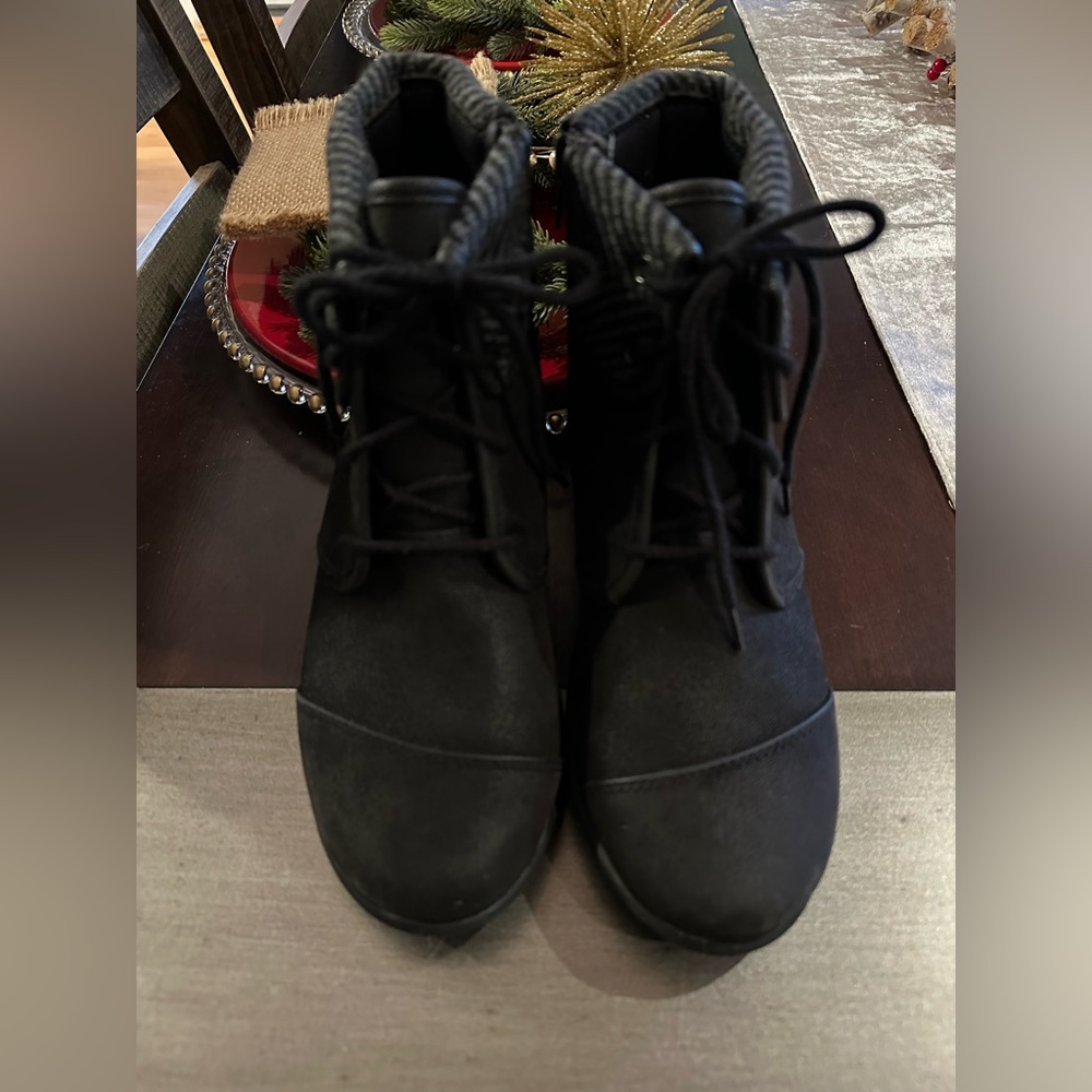 Clarks Cloudstepper Black Bootiea - image 1